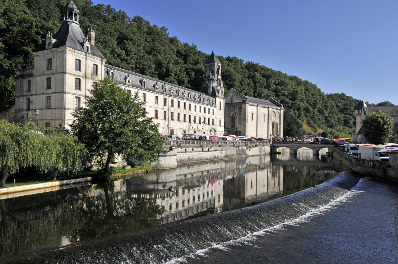 Vvf Perigord Sorges-En-Perigord Hotel Exterior foto
